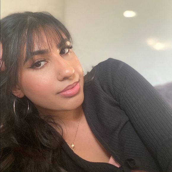 Meet your Posher, Sarah - Picture 2 of 2